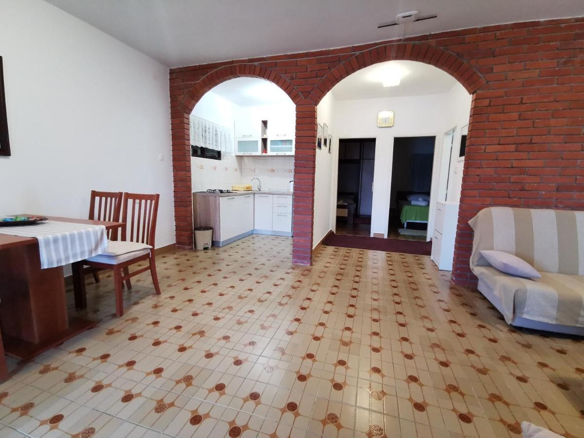 Apartments Ljiljana Клек Екстер'єр фото